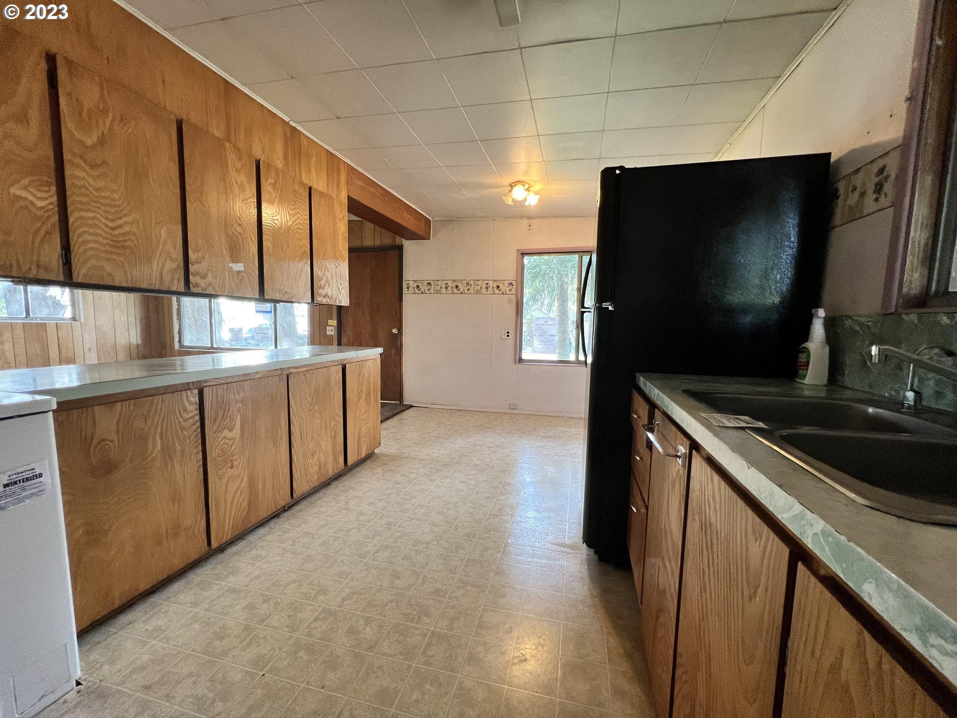 186 Barnes Road Winston, OR 97496 - Photo 3 of 12 Kitchen