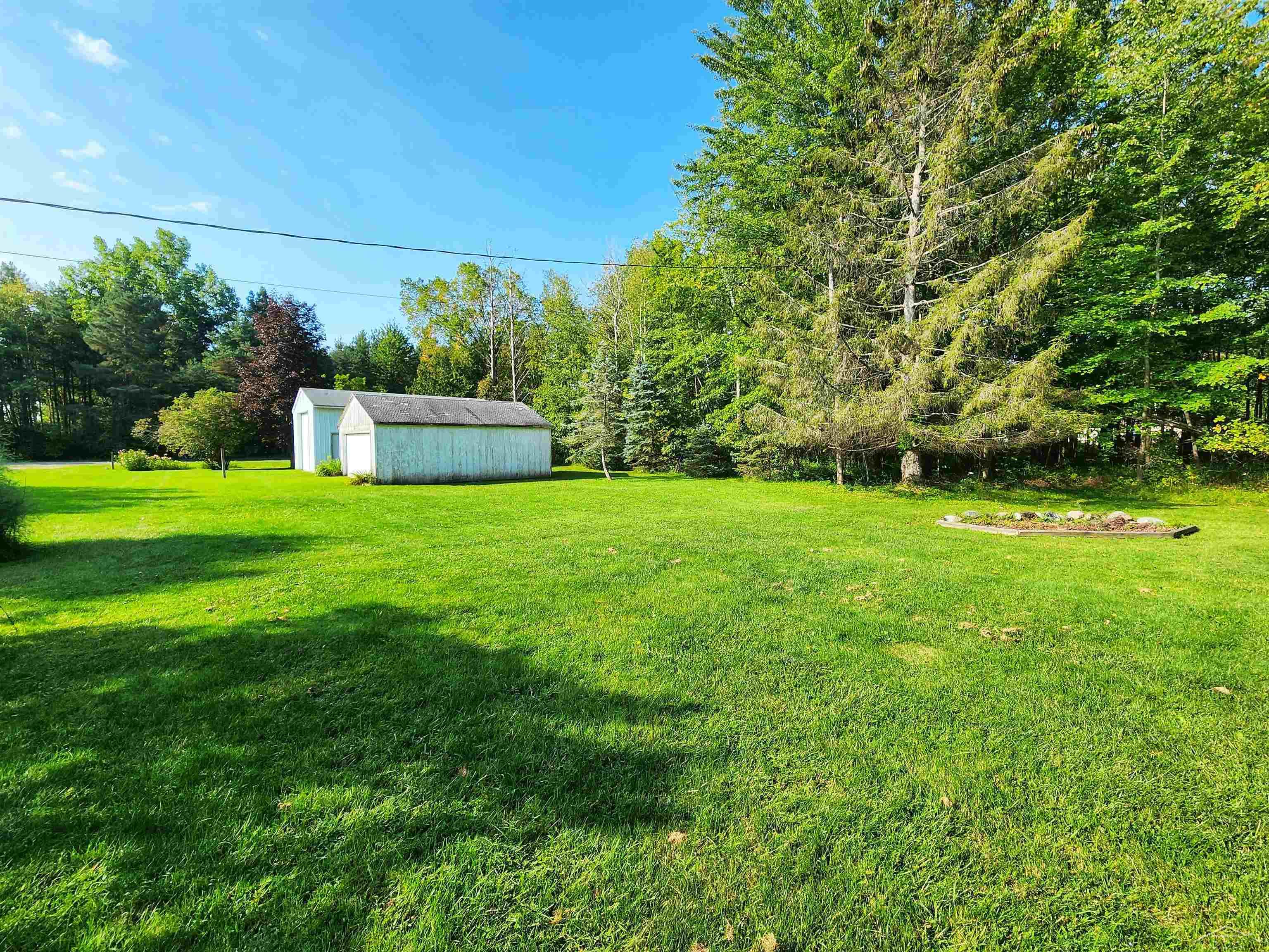 3954 South Merrill Road Merrill, MI 48637 - Photo 12 of 36 50121133-11.JPG