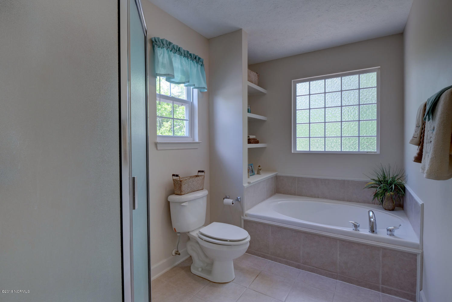 601 Barber Road Southport, NC 28461 - Photo 14 of 30 Master Bath-1