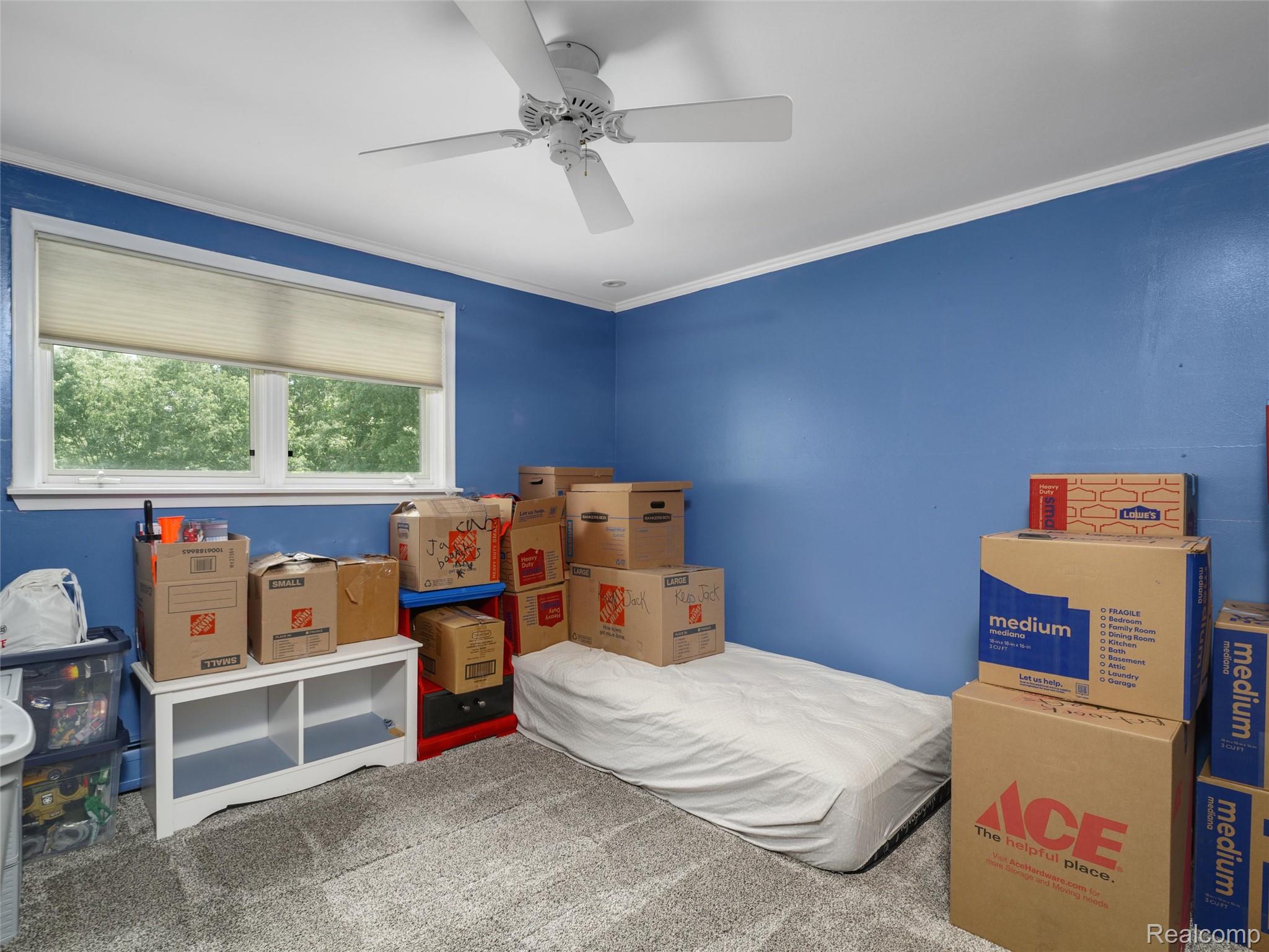 2143 Avoncrest Drive Rochester, MI 48309 - Photo 22 of 44 South west bedroom