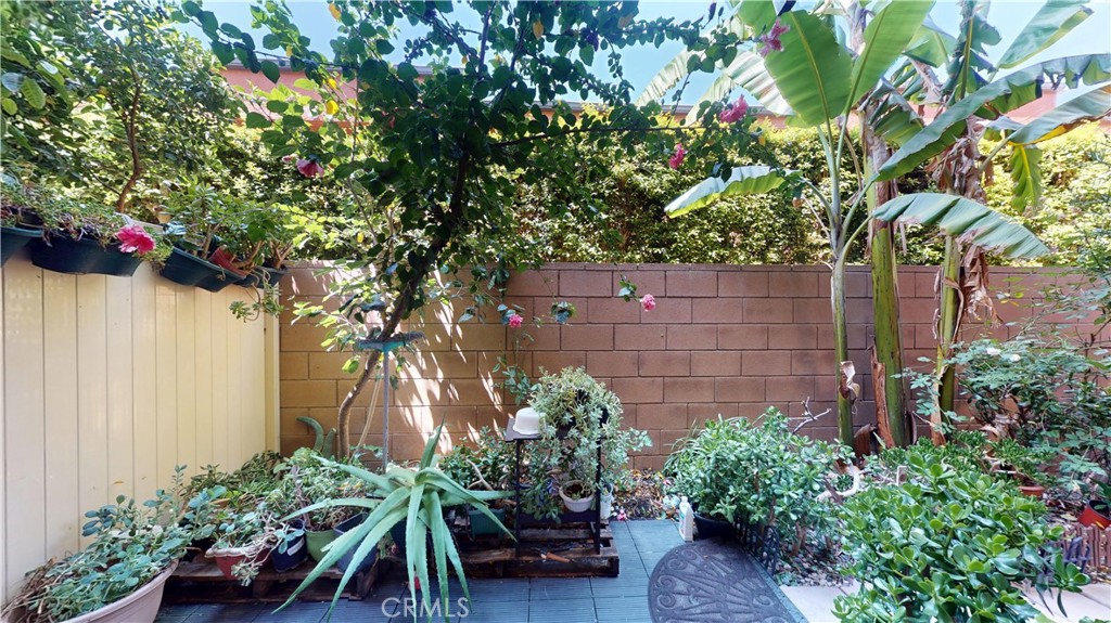 10351 Diamond Pacoima, CA 91331 - Photo 16 of 43