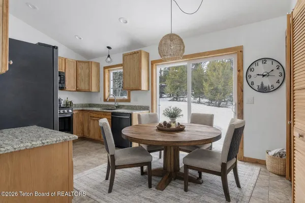 $850,000 | 31 Pine Hollow, Alpine, WY 83128