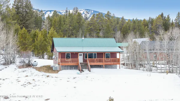 $850,000 | 31 Pine Hollow, Alpine, WY 83128
