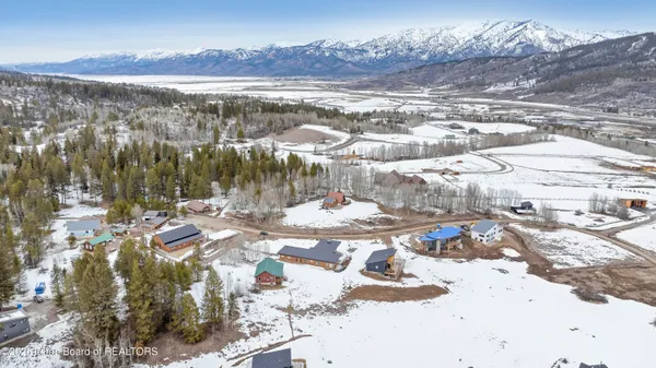 $850,000 | 31 Pine Hollow, Alpine, WY 83128