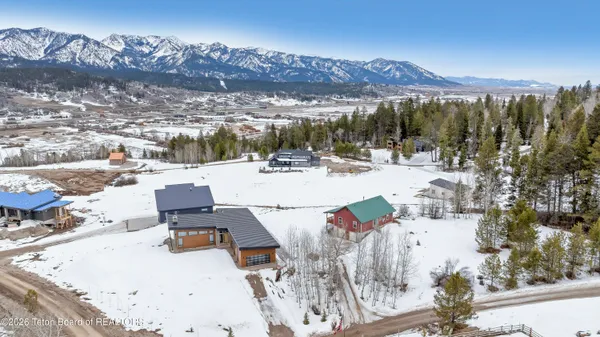 $850,000 | 31 Pine Hollow, Alpine, WY 83128