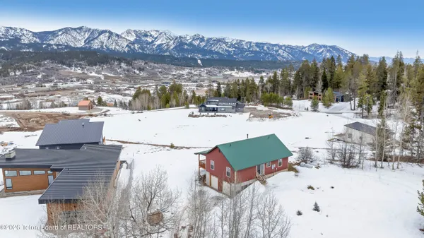 $850,000 | 31 Pine Hollow, Alpine, WY 83128