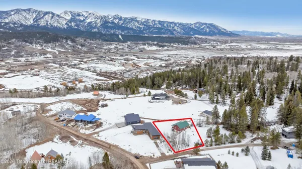 $850,000 | 31 Pine Hollow, Alpine, WY 83128
