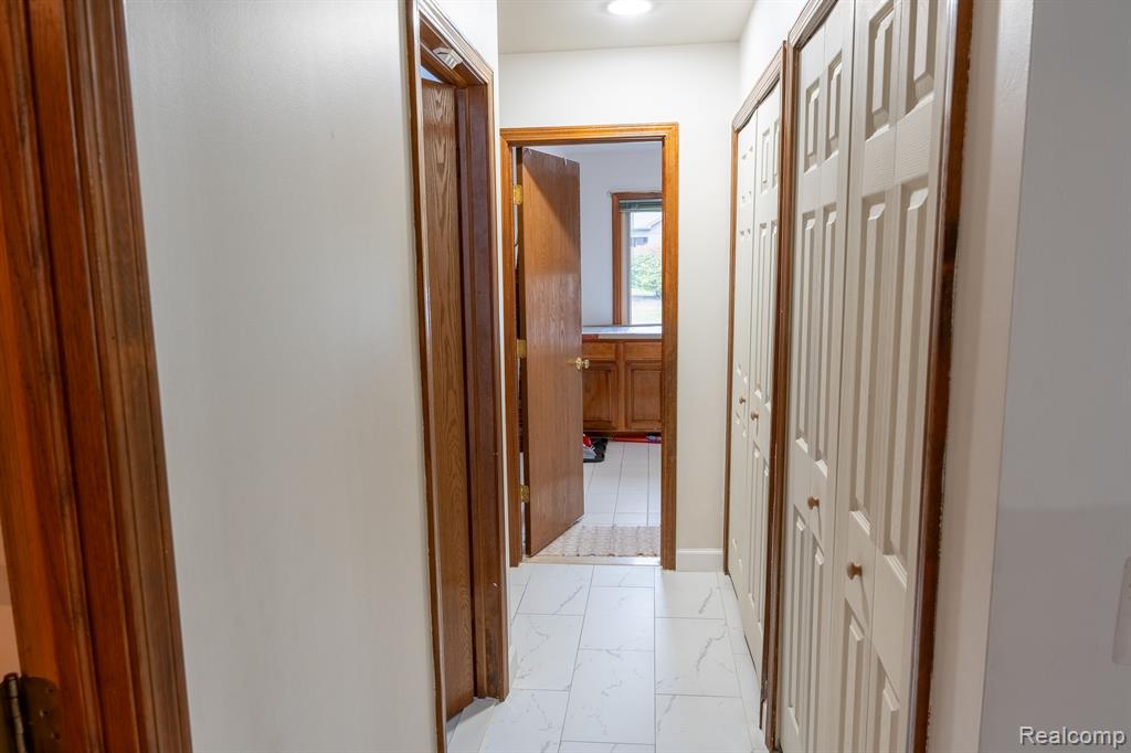 286 Union Drive Rochester Hills, MI 48307 - Photo 12 of 35