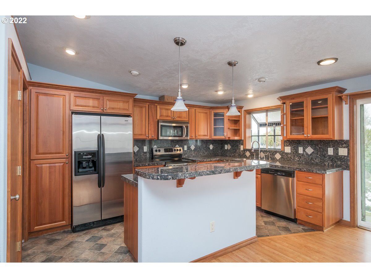 809 Toliver Road Molalla, OR 97038 - Photo 3 of 17