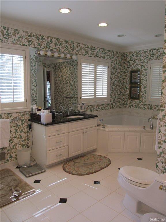 215 Cloverly Road Grosse Pointe, MI 48236 - Photo 14 of 24 IMG_2909.JPG