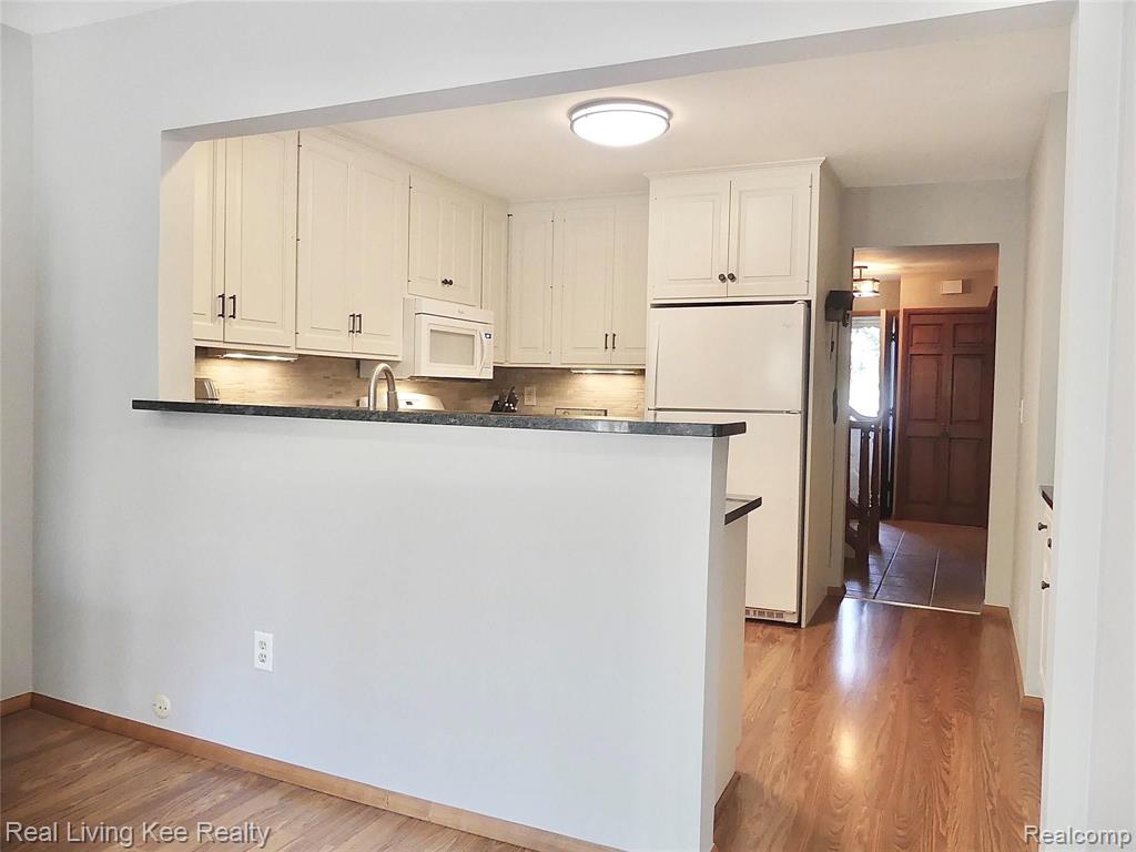 1355 Autumn Lane Rochester Hills, MI 48306 - Photo 15 of 40