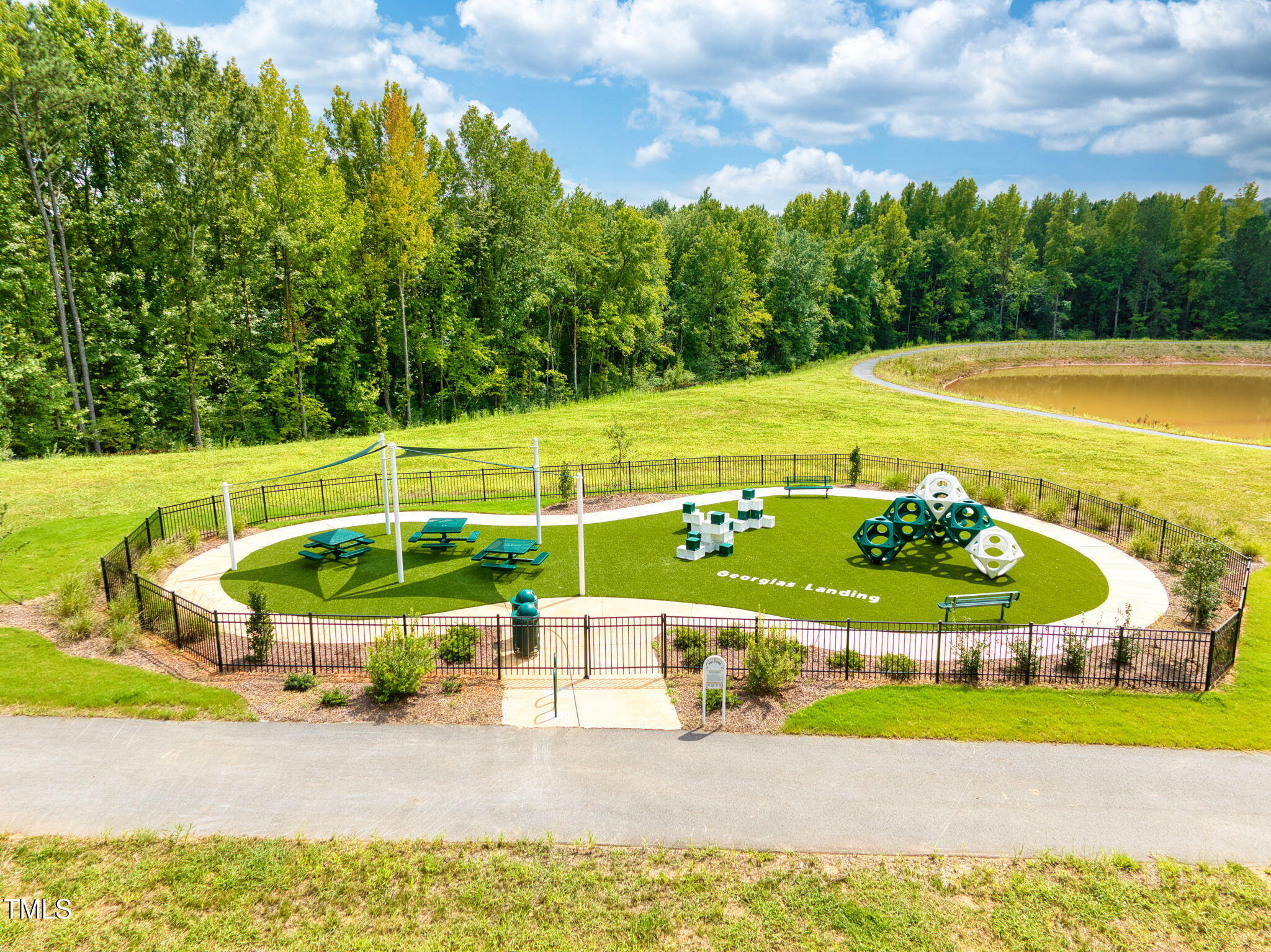 140 Fideaux Boulevard, Unit 252 Raleigh, NC 27603 - Photo 8 of 16 Pocket Park with Picnic Area