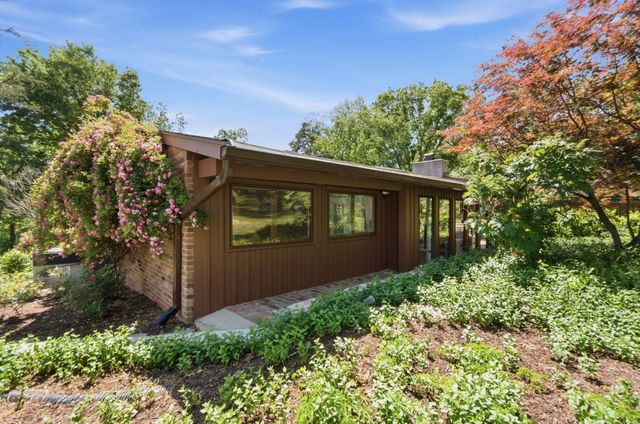 $1,900,000 | 6002 Hickory Valley Road, Nashville, TN 37205