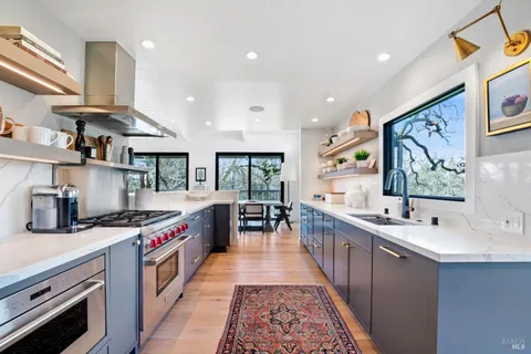 $2,700,000 | 350 Deer Hollow Drive, Napa, CA 94558
