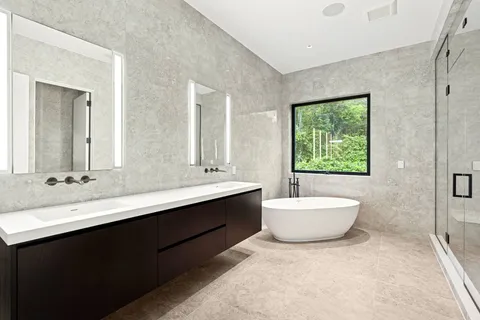 $14,495,000 | 15 North Neck Lane, Montauk, NY 11954