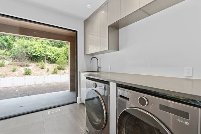 $14,495,000 | 15 North Neck Lane, Montauk, NY 11954