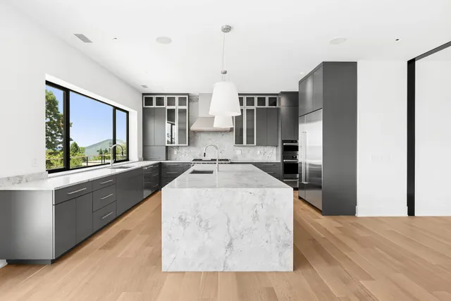 $14,495,000 | 15 North Neck Lane, Montauk, NY 11954