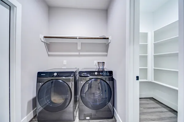 $2,100 | 6731 New York Street, Houston, TX 77021