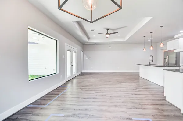 $2,100 | 6731 New York Street, Houston, TX 77021