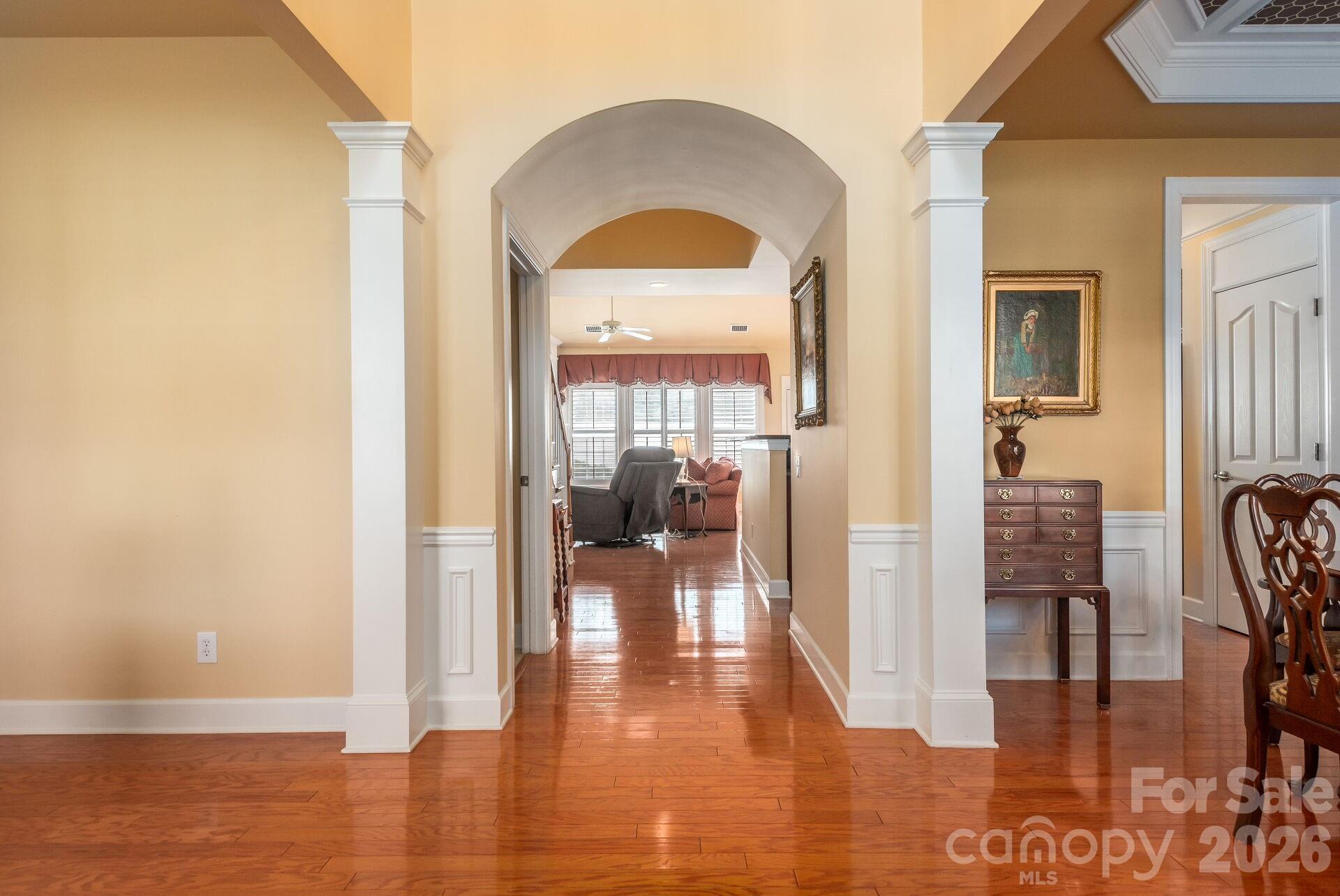 8124 Oratorio Place Charlotte, NC 28270 - Photo 4 of 38 a view of a living room