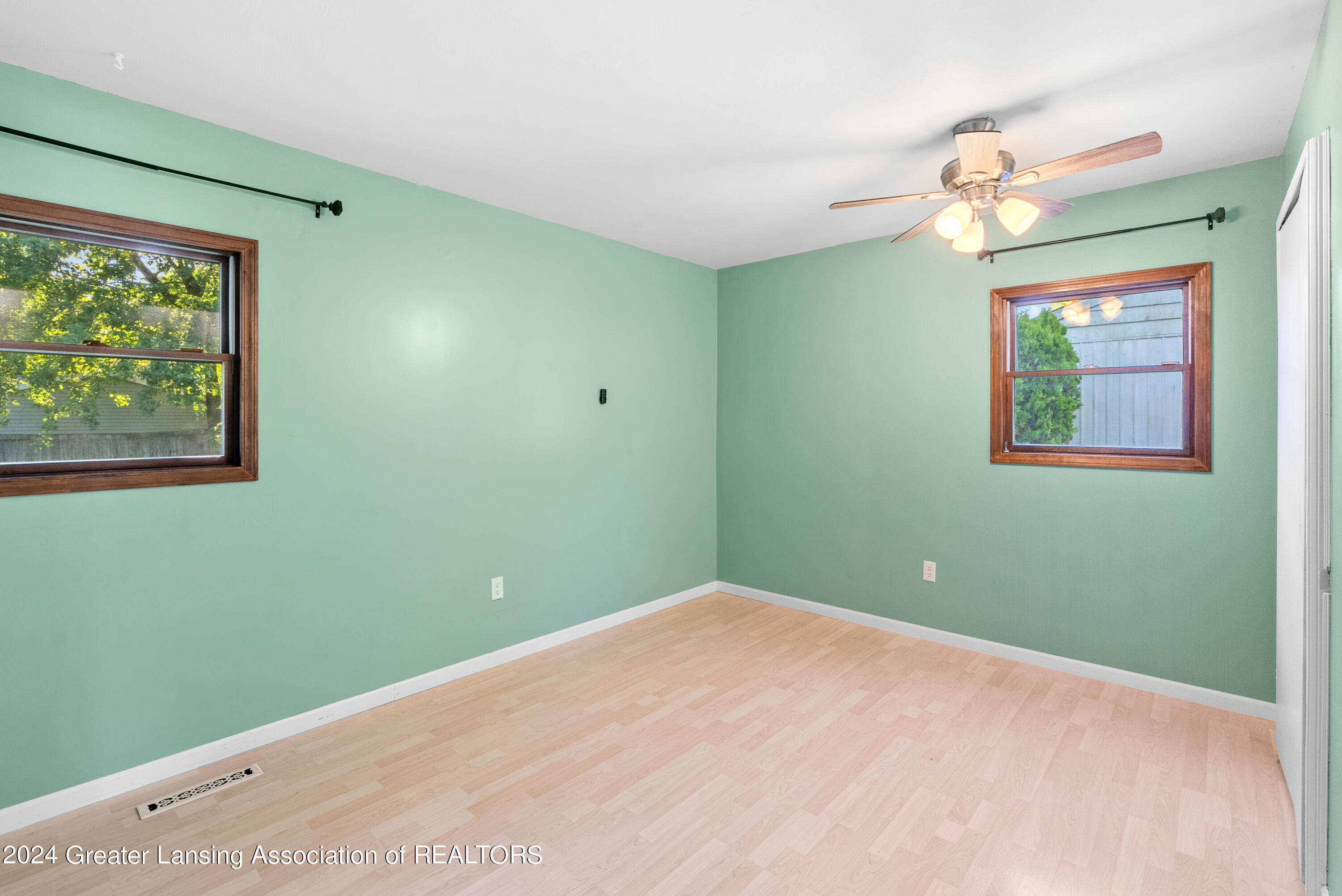 3117 Sunderland Road Lansing, MI 48911 - Photo 17 of 33 22-Media Jett - 21