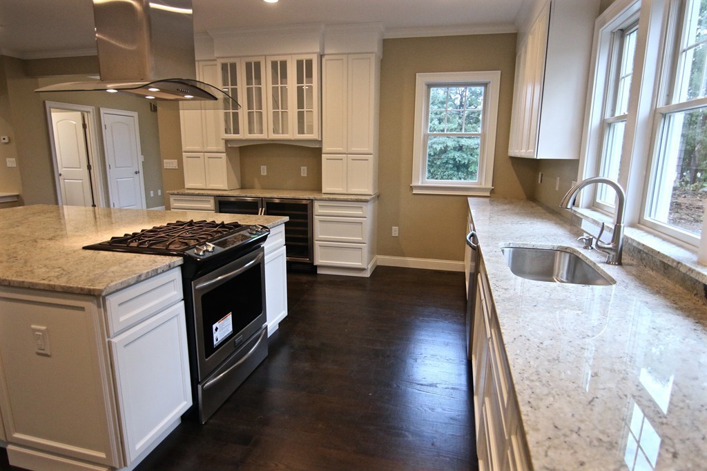 92 Golden Hills Road Saugus, MA 01906 - Photo 5 of 30 Gallery Image 5