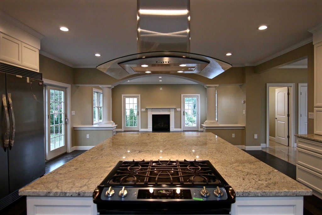 92 Golden Hills Road Saugus, MA 01906 - Photo 8 of 30 Gallery Image 8