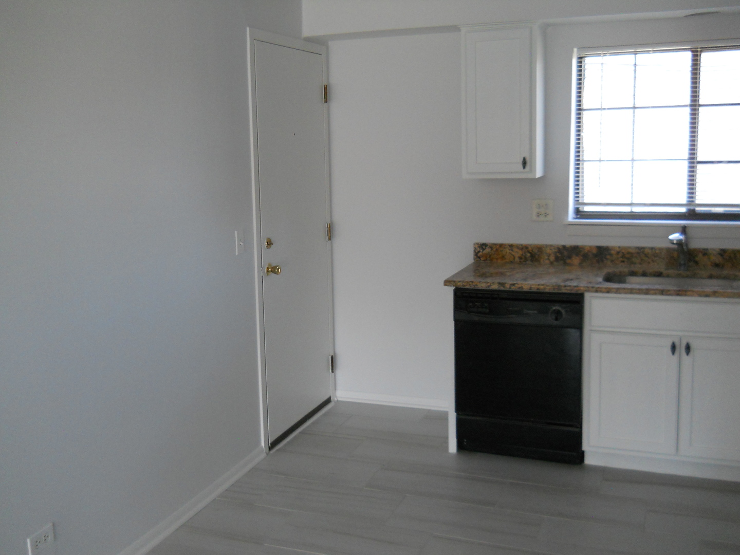 104 Steeple Drive, Unit F Buffalo Grove, IL 60089 - Photo 6 of 11