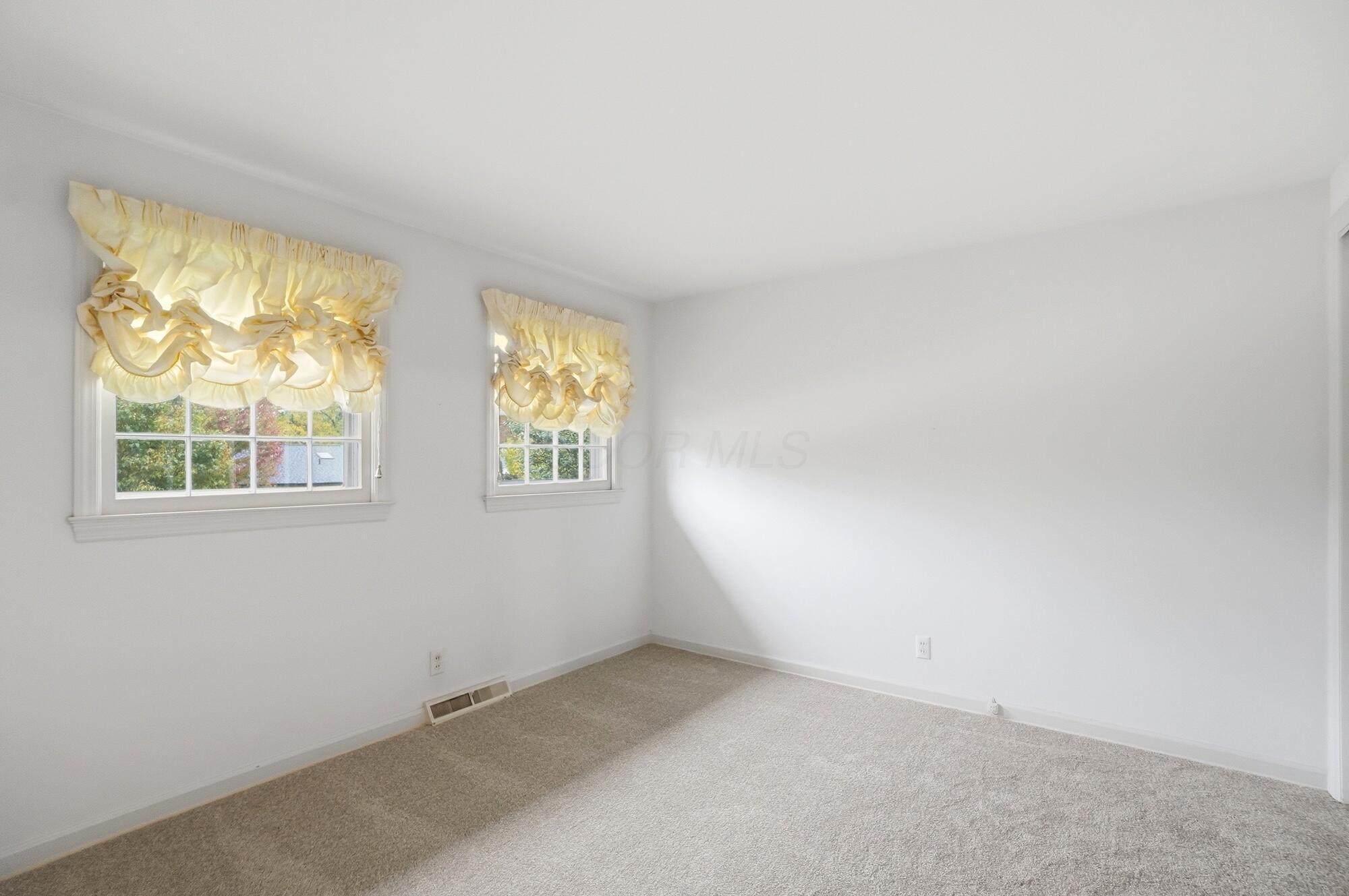4115 Woodbridge Road Columbus, OH 43220 - Photo 16 of 27 Bedroom
