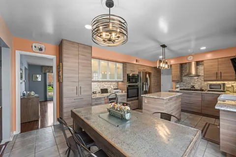 $839,900 | 4328 Phyllis Drive, Northbrook, IL 60062