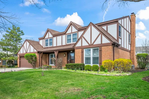 $839,900 | 4328 Phyllis Drive, Northbrook, IL 60062
