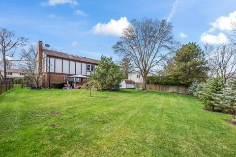 $839,900 | 4328 Phyllis Drive, Northbrook, IL 60062