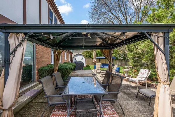 $839,900 | 4328 Phyllis Drive, Northbrook, IL 60062