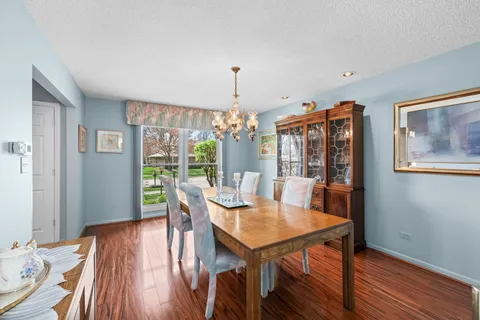 $839,900 | 4328 Phyllis Drive, Northbrook, IL 60062