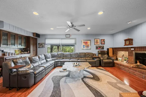 $839,900 | 4328 Phyllis Drive, Northbrook, IL 60062