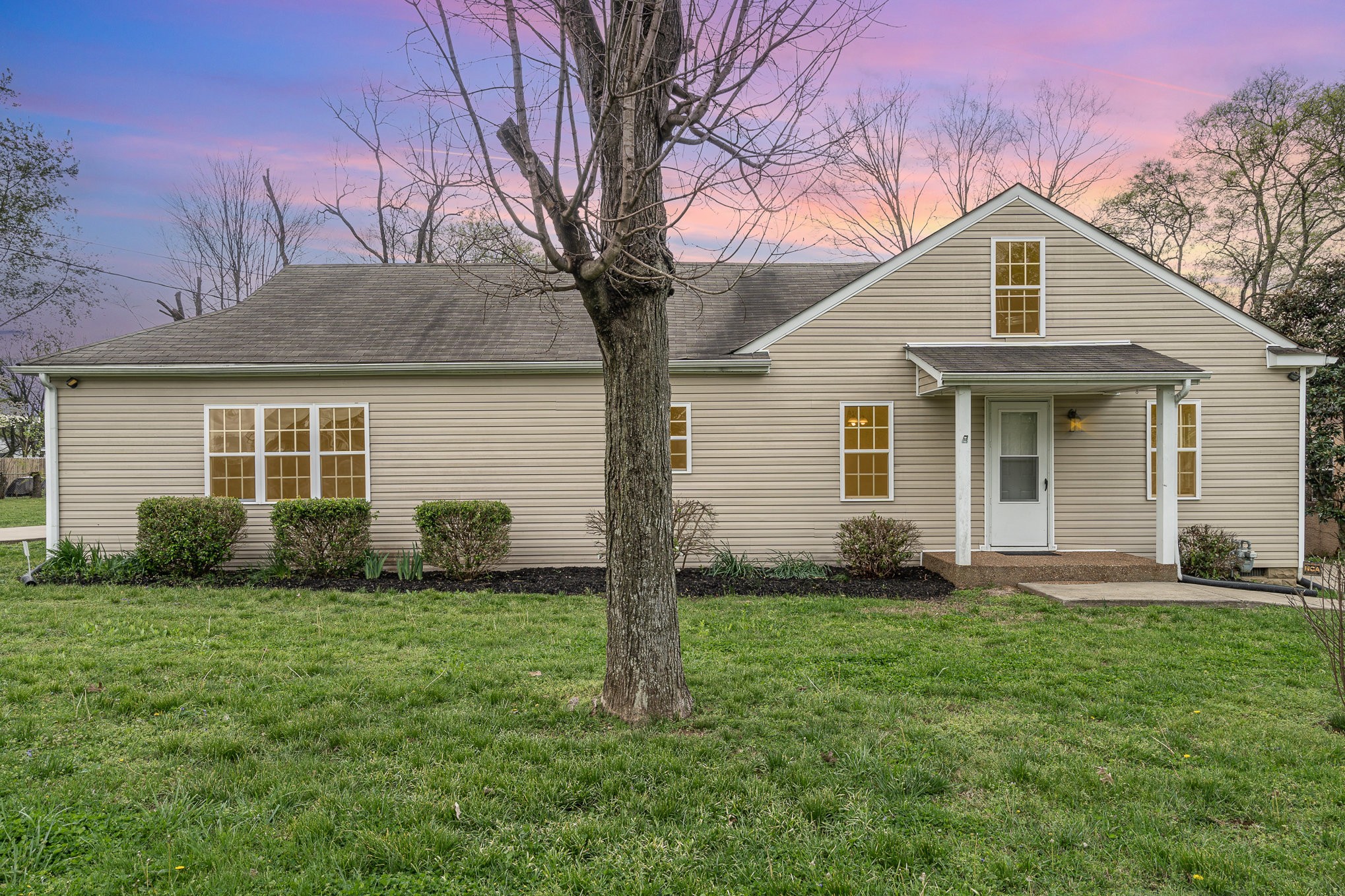 129 Cole's Ferry Road Gallatin, TN 37066 - Photo 1 of 28 Gallery Image 1