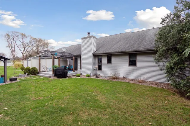 $399,900 | 1903 St George Lane, Janesville, WI 53545