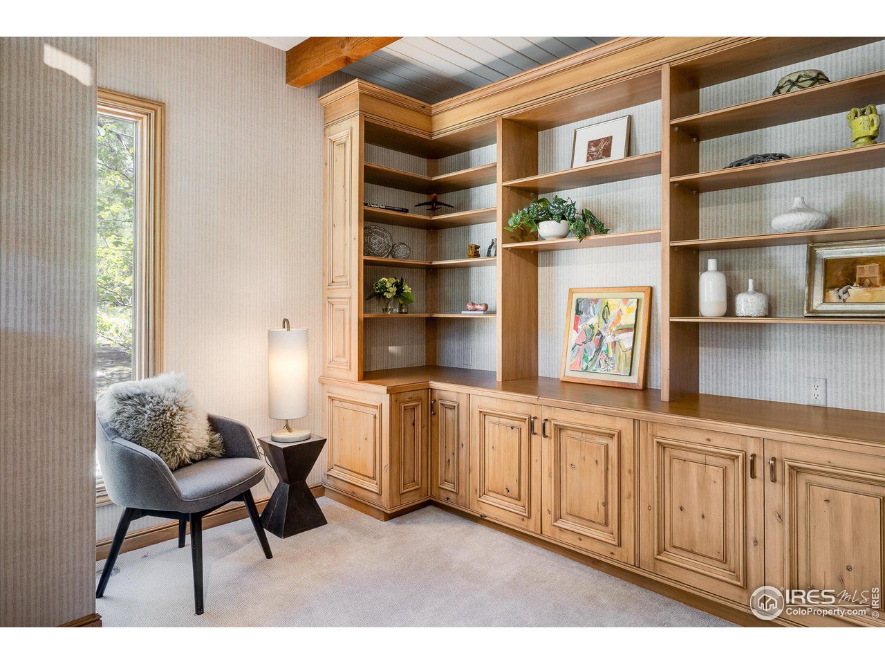 156 Betasso Road Boulder, CO 80302 - Photo 13 of 38 a living room with furniture and a window