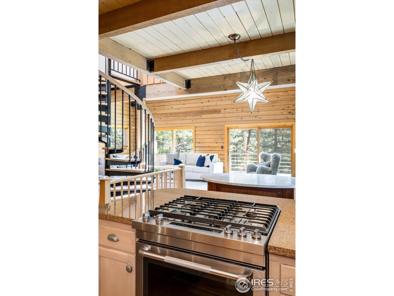 156 Betasso Road Boulder, CO 80302 - Photo 10 of 38 a kitchen with a stove and a window