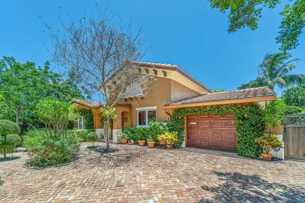 $8,500 | 870 Northwest 7th Street, Boca Raton, FL 33486