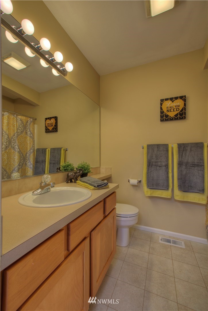 10918 Southeast 187th Lane Renton, WA 98055 - Photo 14 of 21 Gallery Image 14