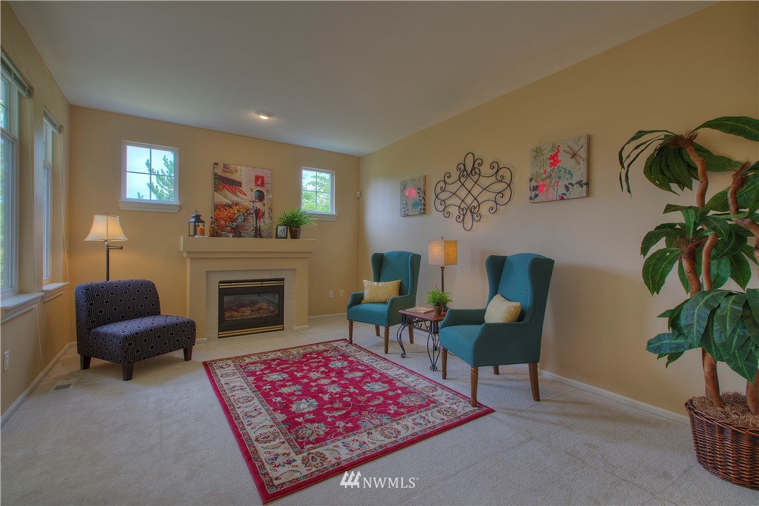 10918 Southeast 187th Lane Renton, WA 98055 - Photo 3 of 21 Gallery Image 3