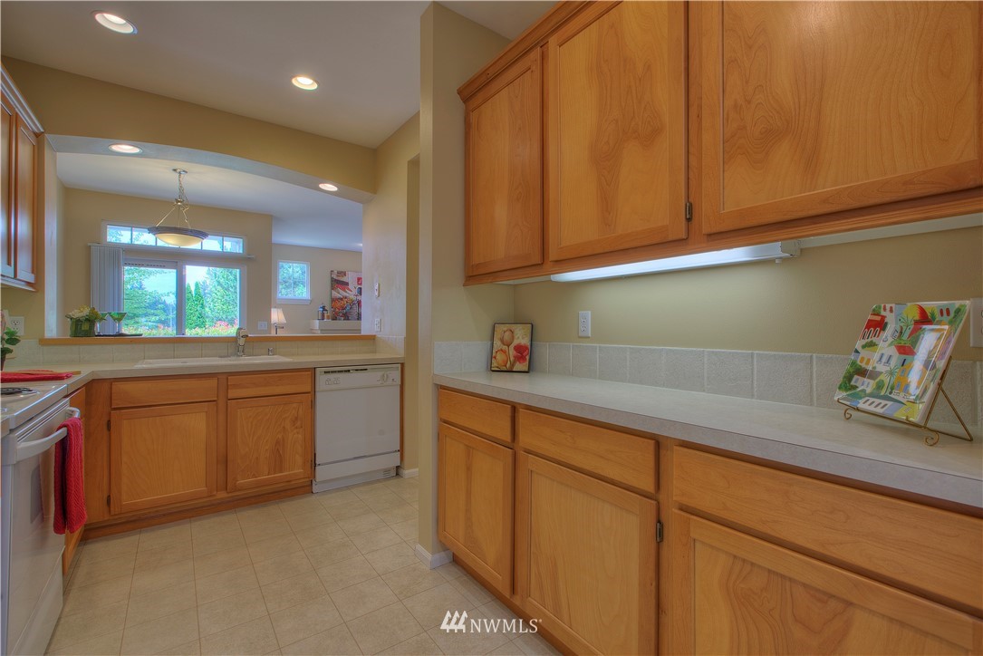 10918 Southeast 187th Lane Renton, WA 98055 - Photo 7 of 21 Gallery Image 7
