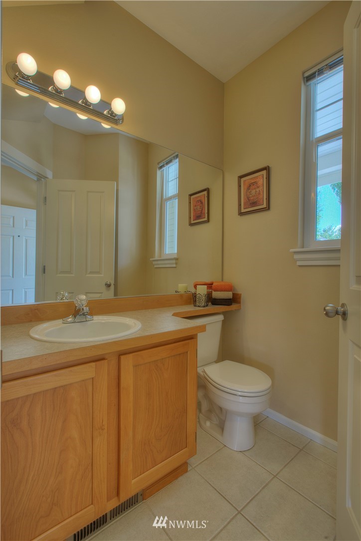 10918 Southeast 187th Lane Renton, WA 98055 - Photo 9 of 21 Gallery Image 9