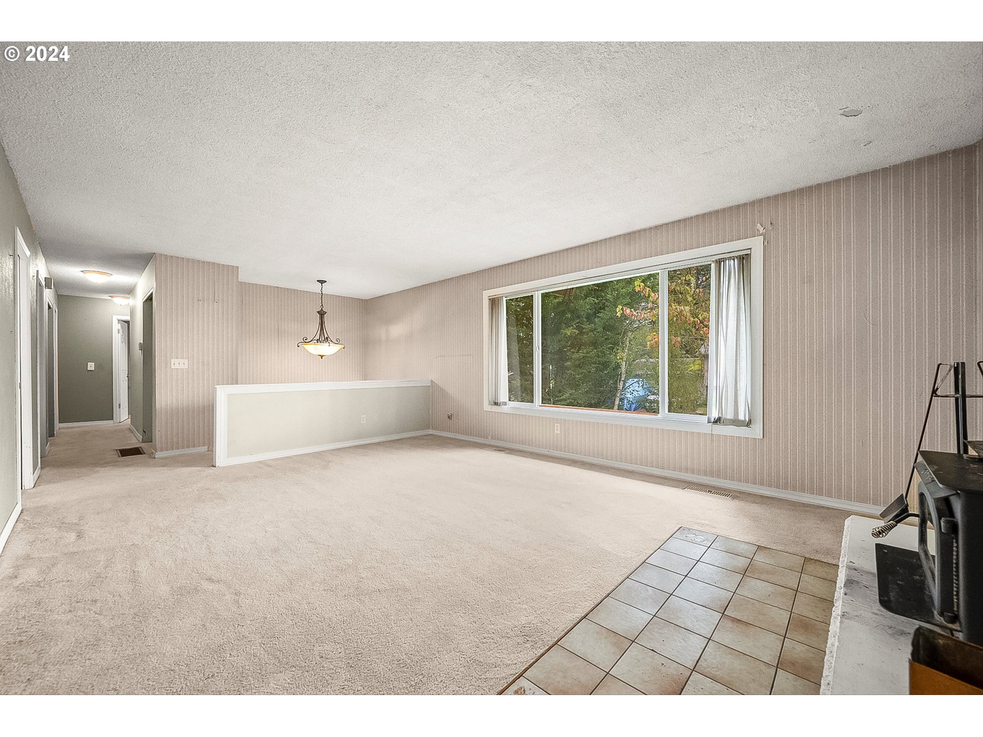 2355 Northeast Rene Avenue Gresham, OR 97030 - Photo 4 of 34 Gallery Image 4