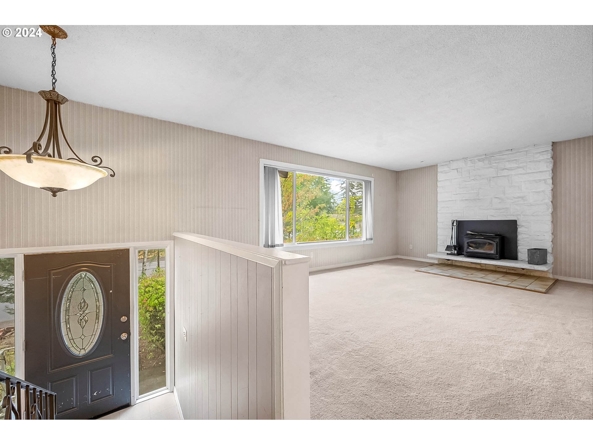 2355 Northeast Rene Avenue Gresham, OR 97030 - Photo 5 of 34 Gallery Image 5
