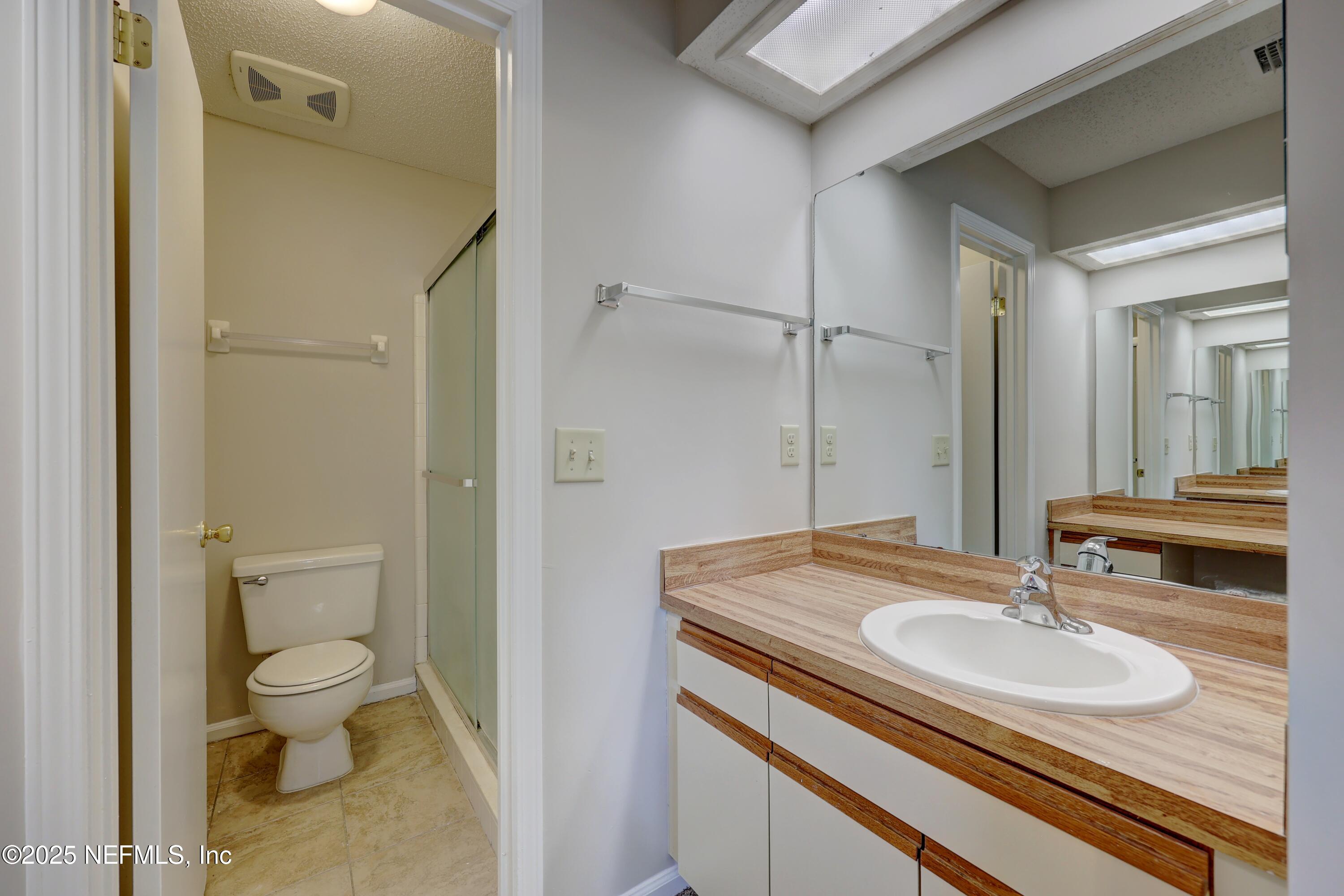 3801 Crown Point Road, Unit 2132 Jacksonville, FL 32257 - Photo 16 of 21 Primary Bath A2