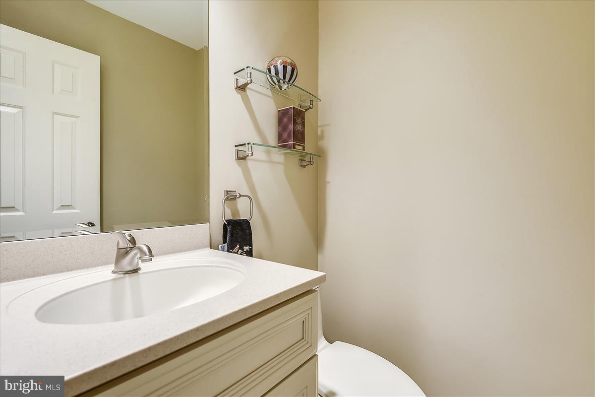 9340 Reach Road Potomac, MD 20854 - Photo 22 of 43 Half Bath on Main Level