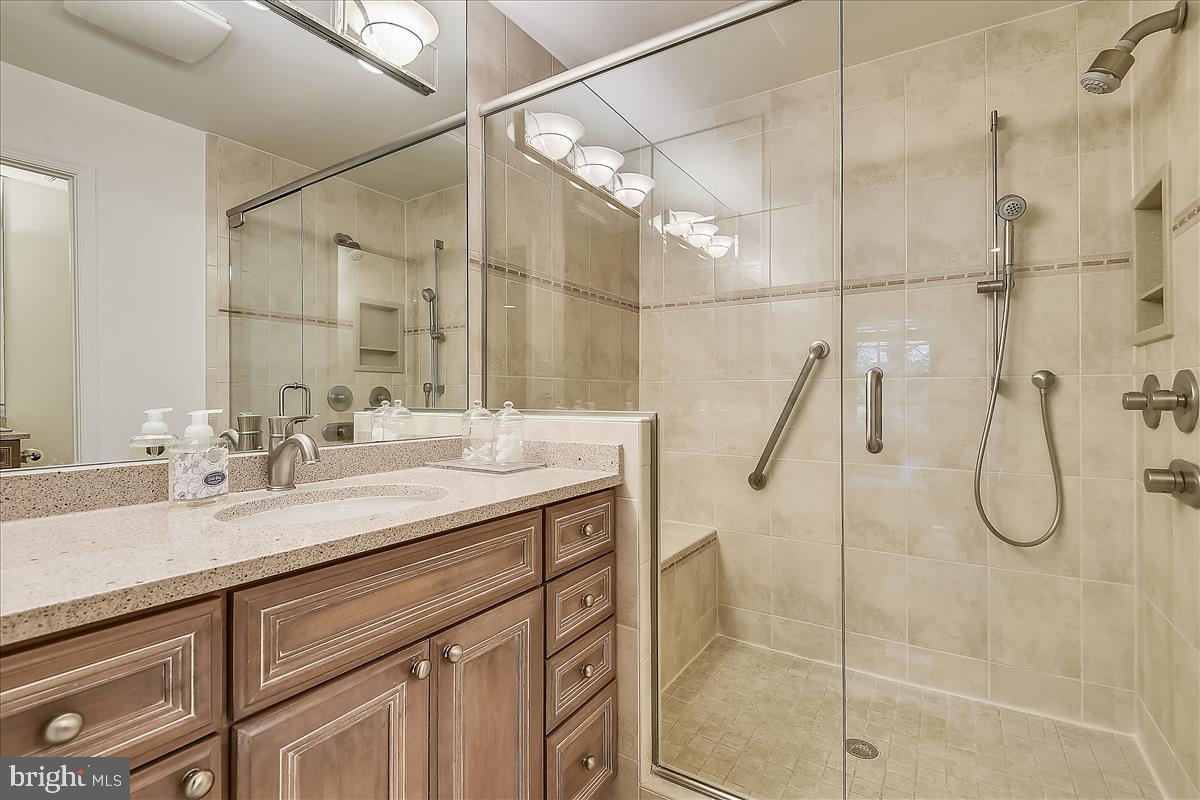 9340 Reach Road Potomac, MD 20854 - Photo 29 of 43 Master Bath