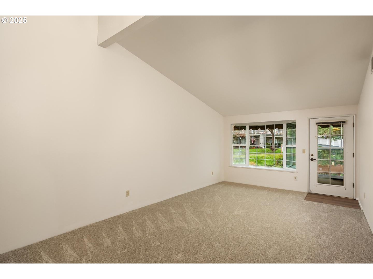 13775 Southwest Scholls Ferry Road, Unit 3 Beaverton, OR 97008 - Photo 12 of 46 Living Room
